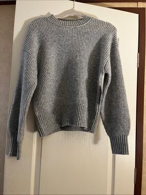 Time and Tru Gray Ribbed Crewneck Sweater